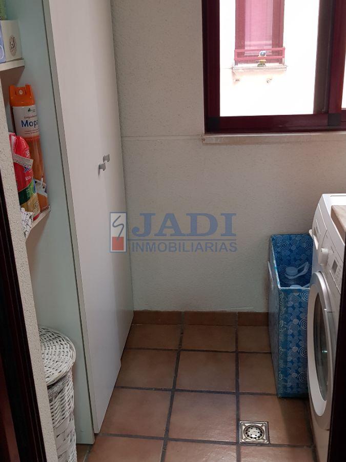 For sale of flat in Valdepeñas