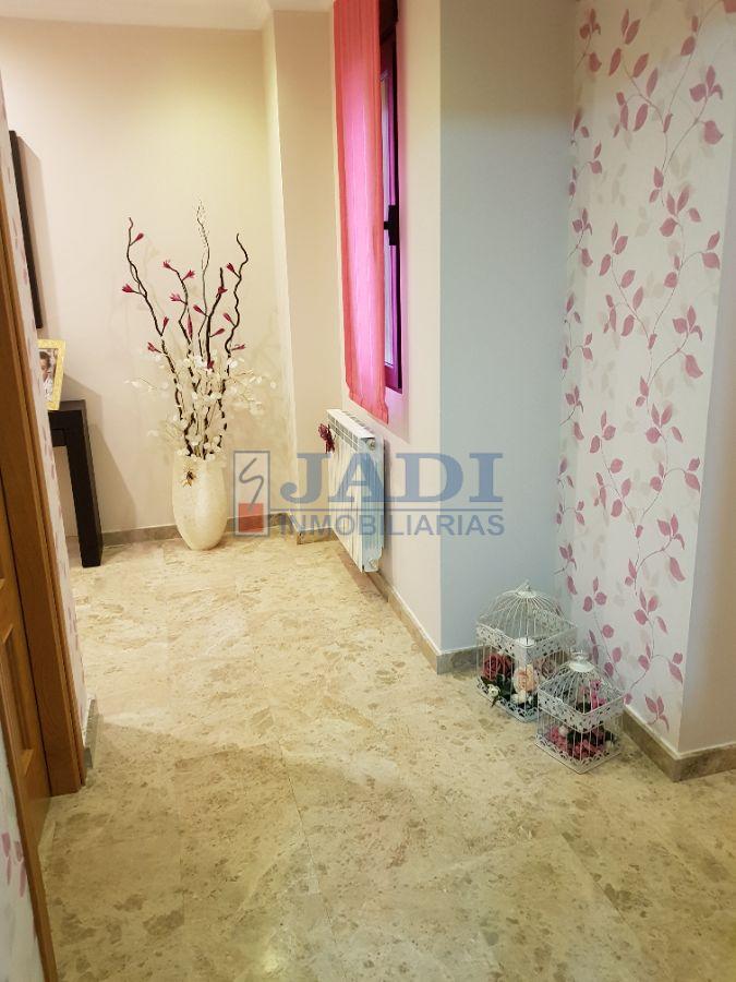 For sale of flat in Valdepeñas