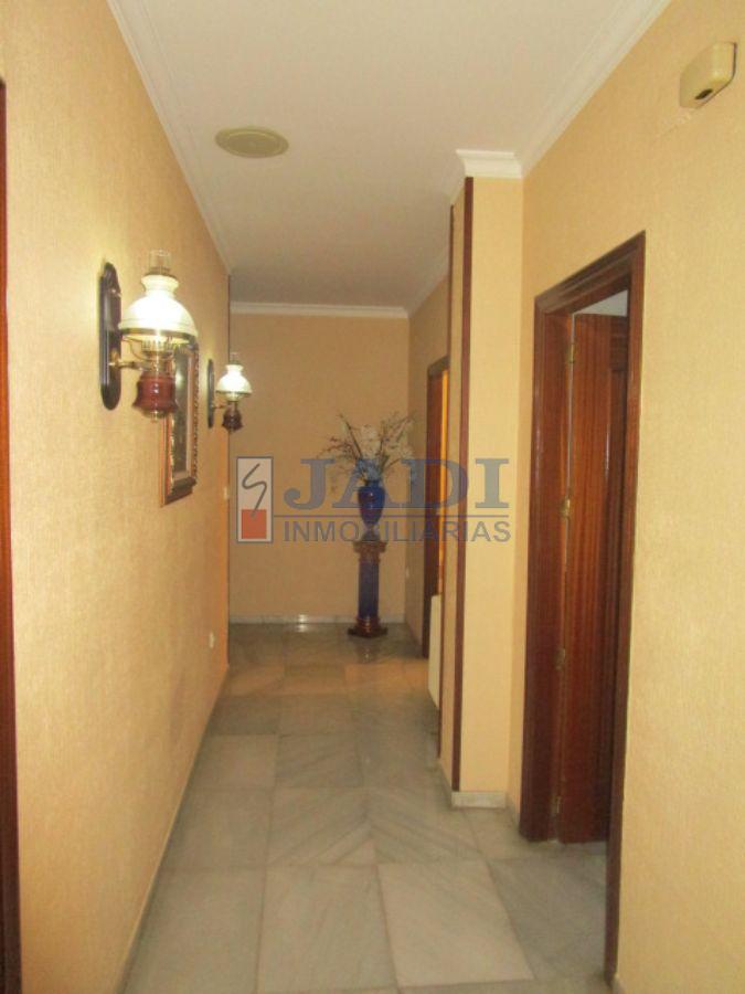 For sale of house in Valdepeñas