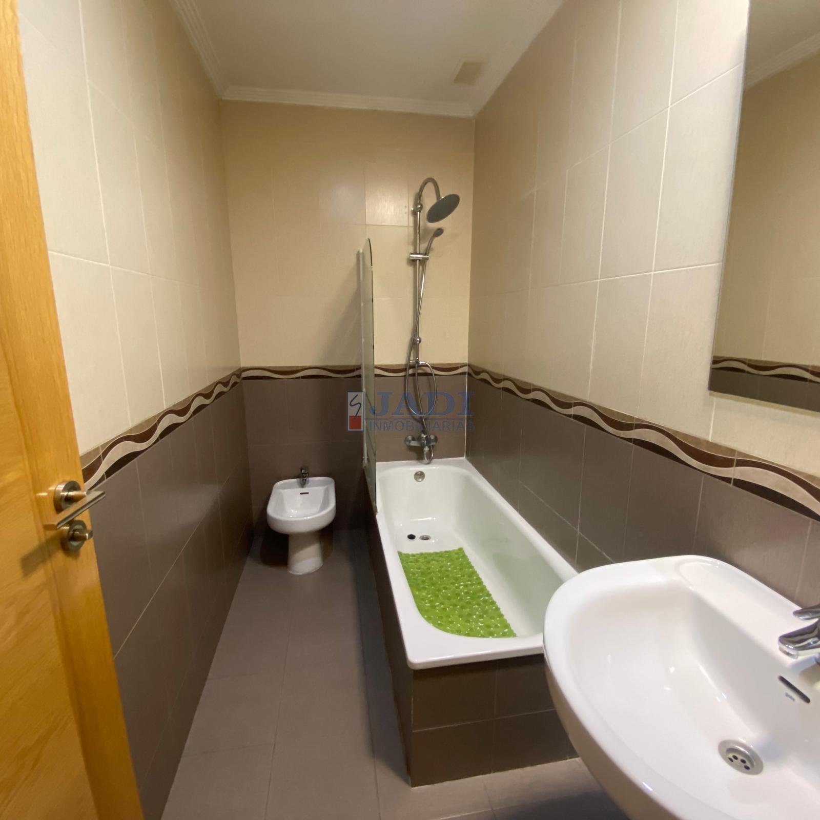 For rent of flat in Valdepeñas