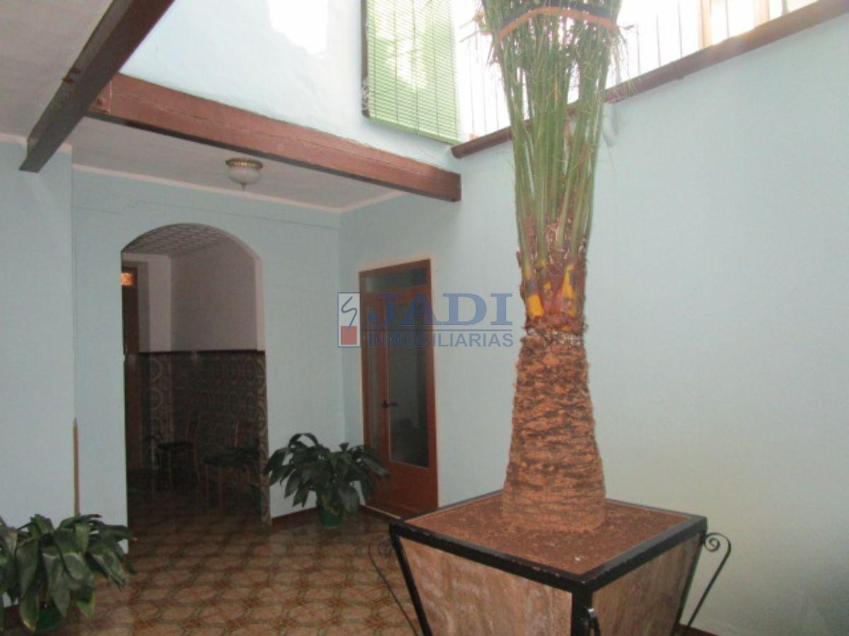 For sale of house in Valdepeñas