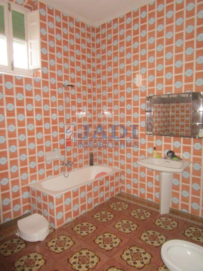 For sale of house in Valdepeñas