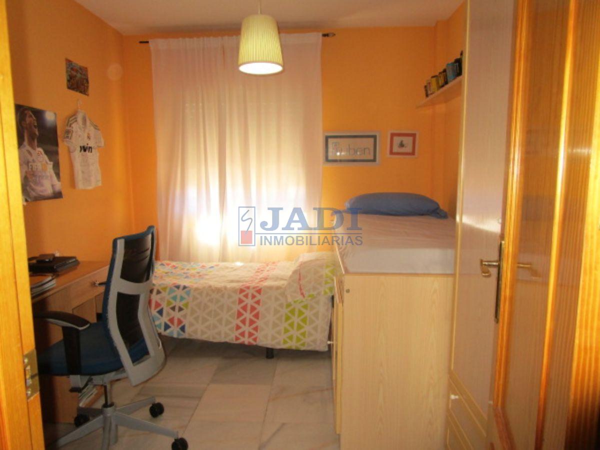 For sale of flat in Valdepeñas