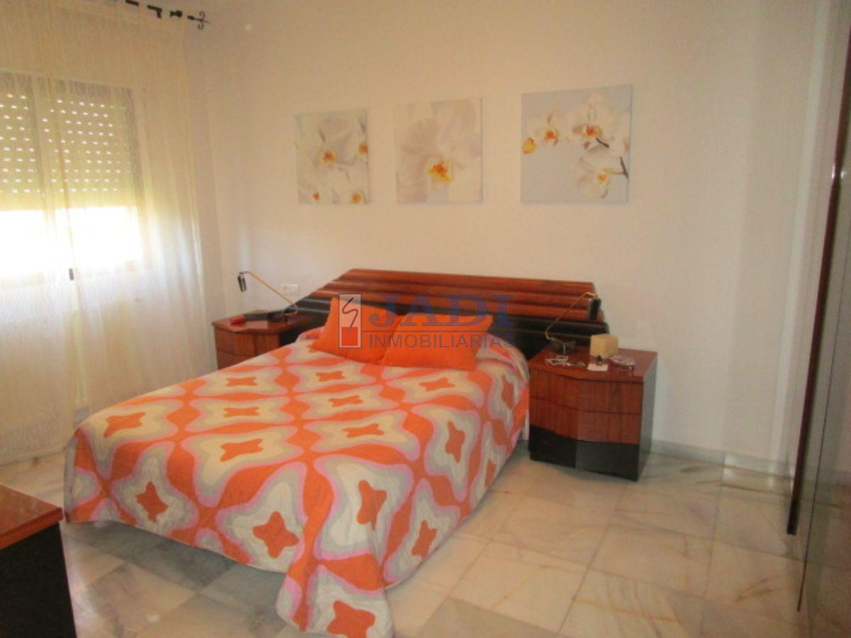 For sale of flat in Valdepeñas