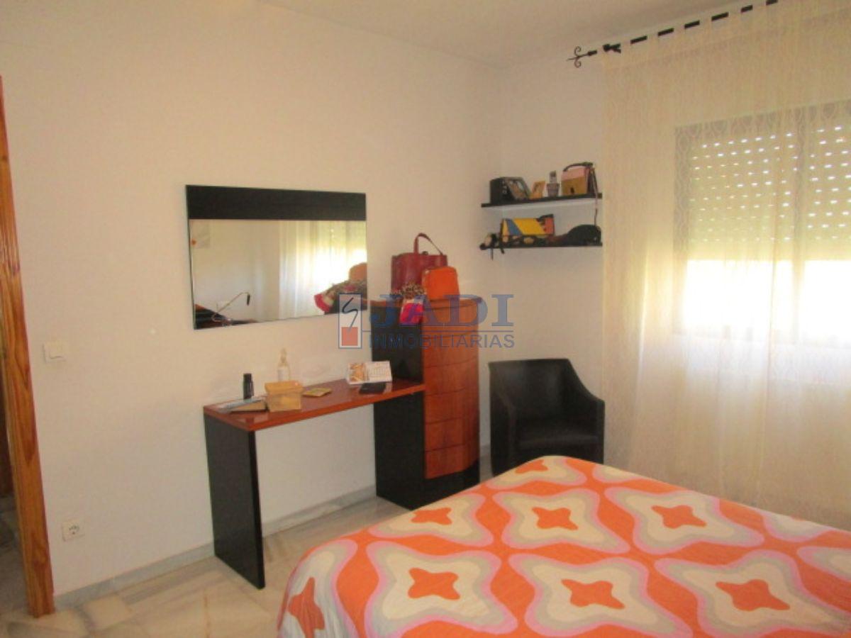 For sale of flat in Valdepeñas