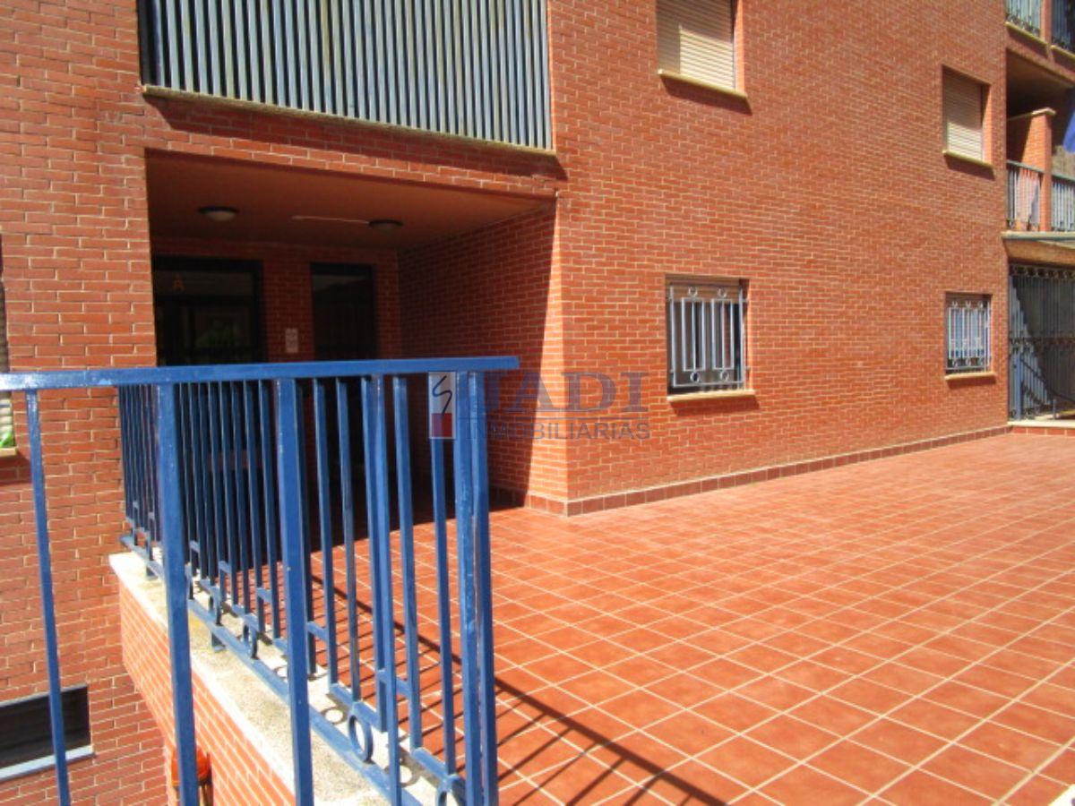 For sale of flat in Valdepeñas