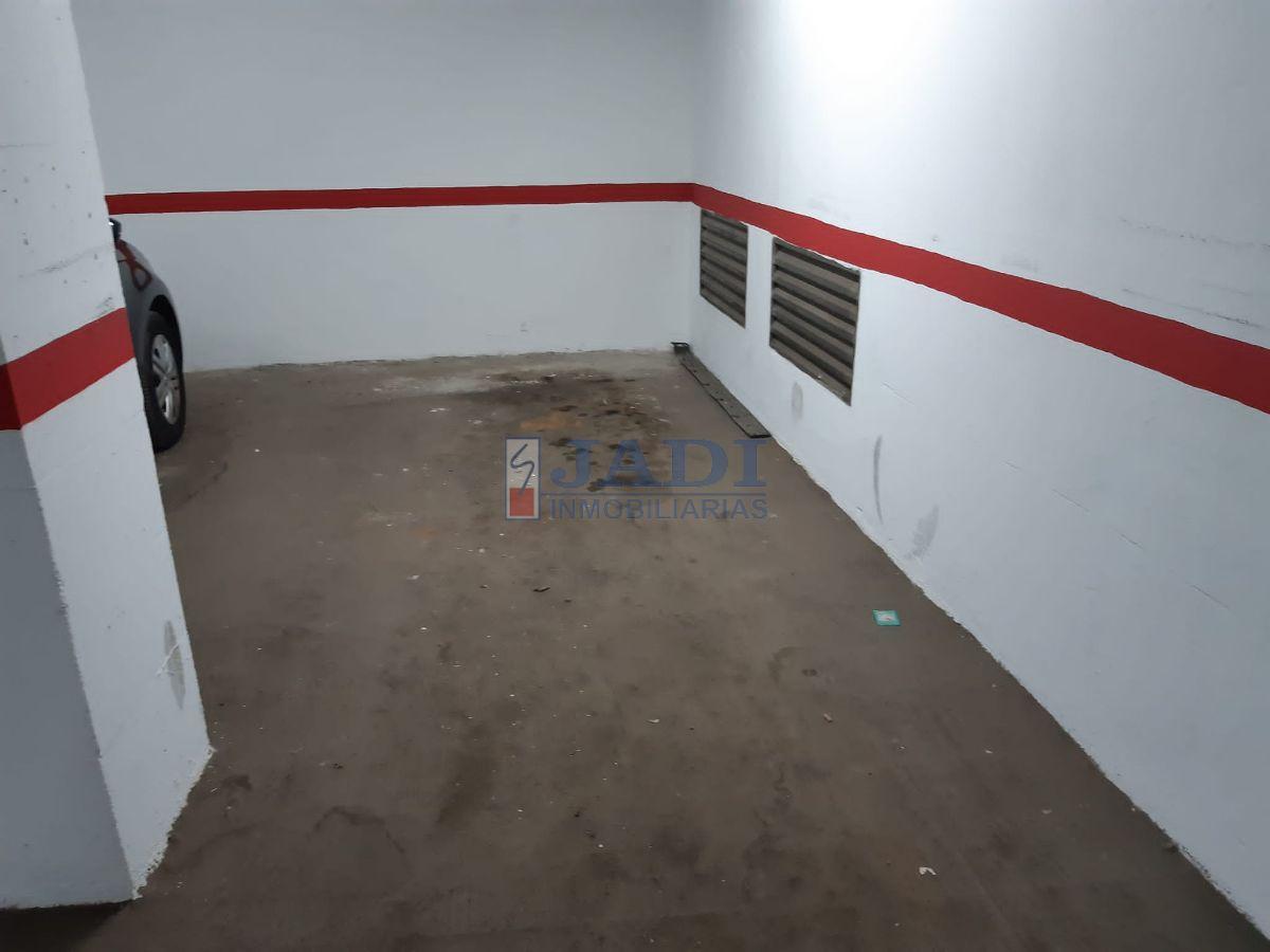 For sale of garage in Valdepeñas