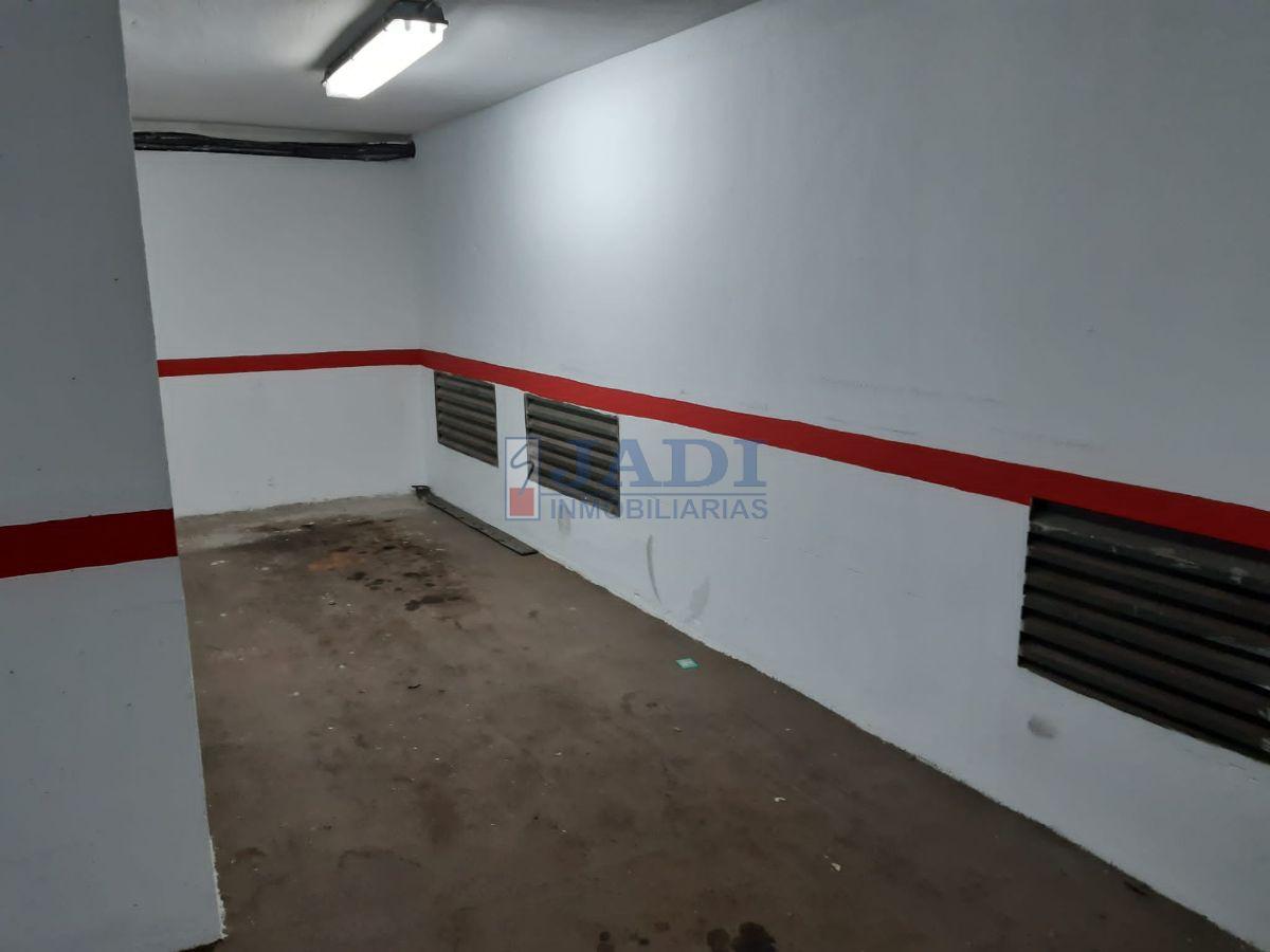 For sale of garage in Valdepeñas