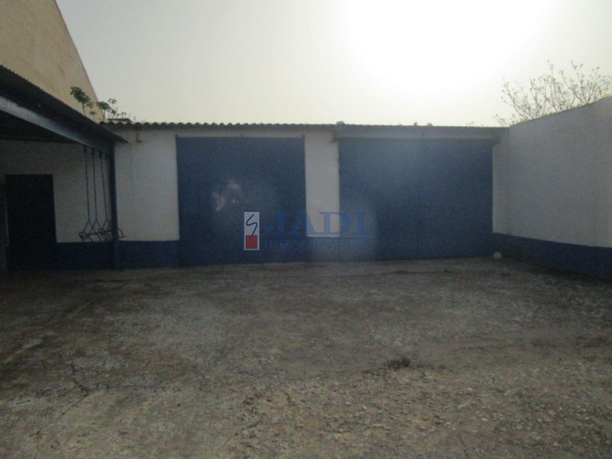 For sale of industrial plant/warehouse in Valdepeñas