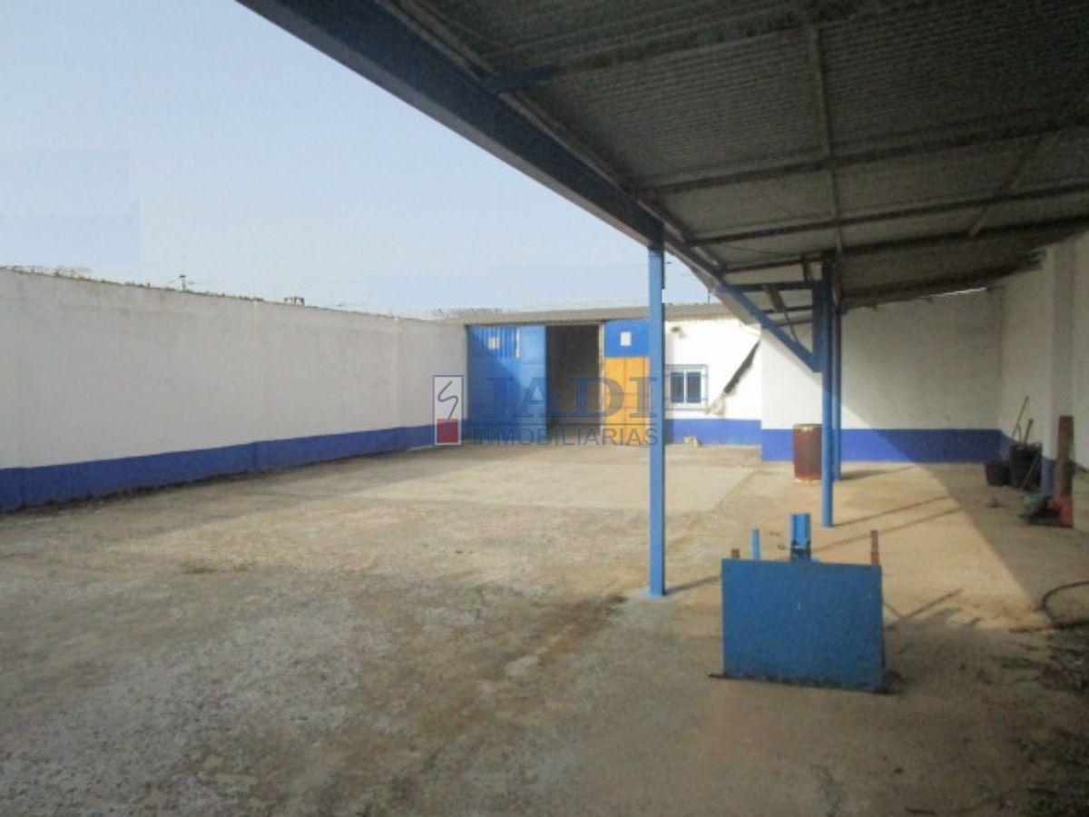 Venta de nave industrial en Valdepeñas