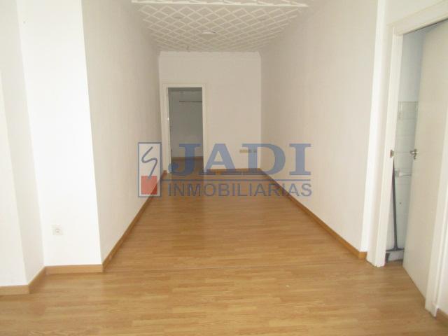 For rent of premises in Valdepeñas