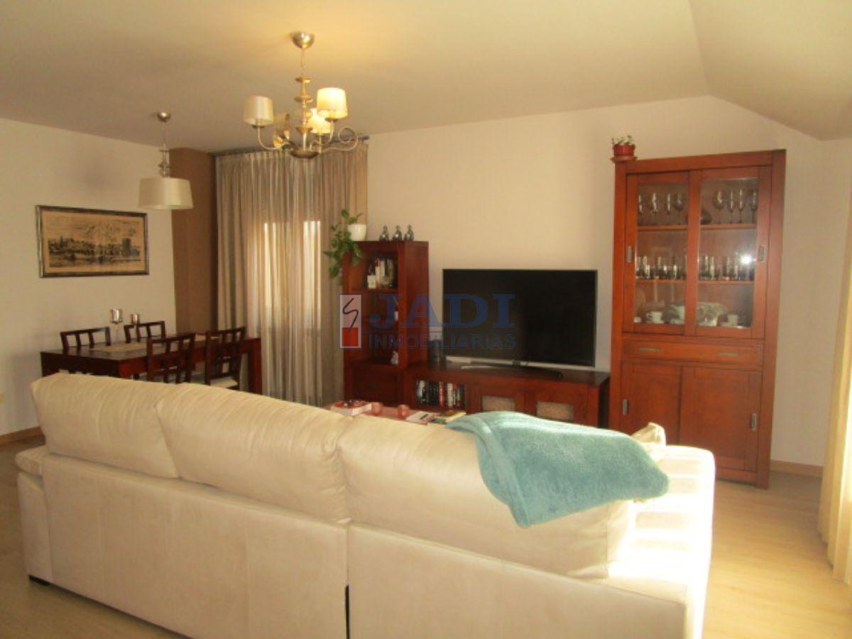 For sale of penthouse in Valdepeñas