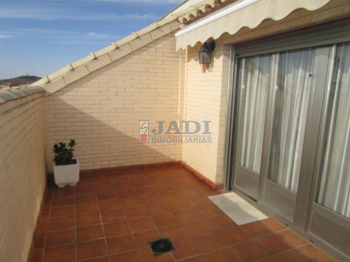 For sale of penthouse in Valdepeñas