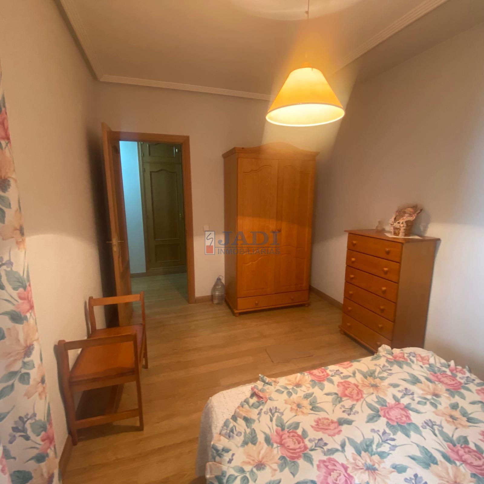 For sale of flat in Valdepeñas