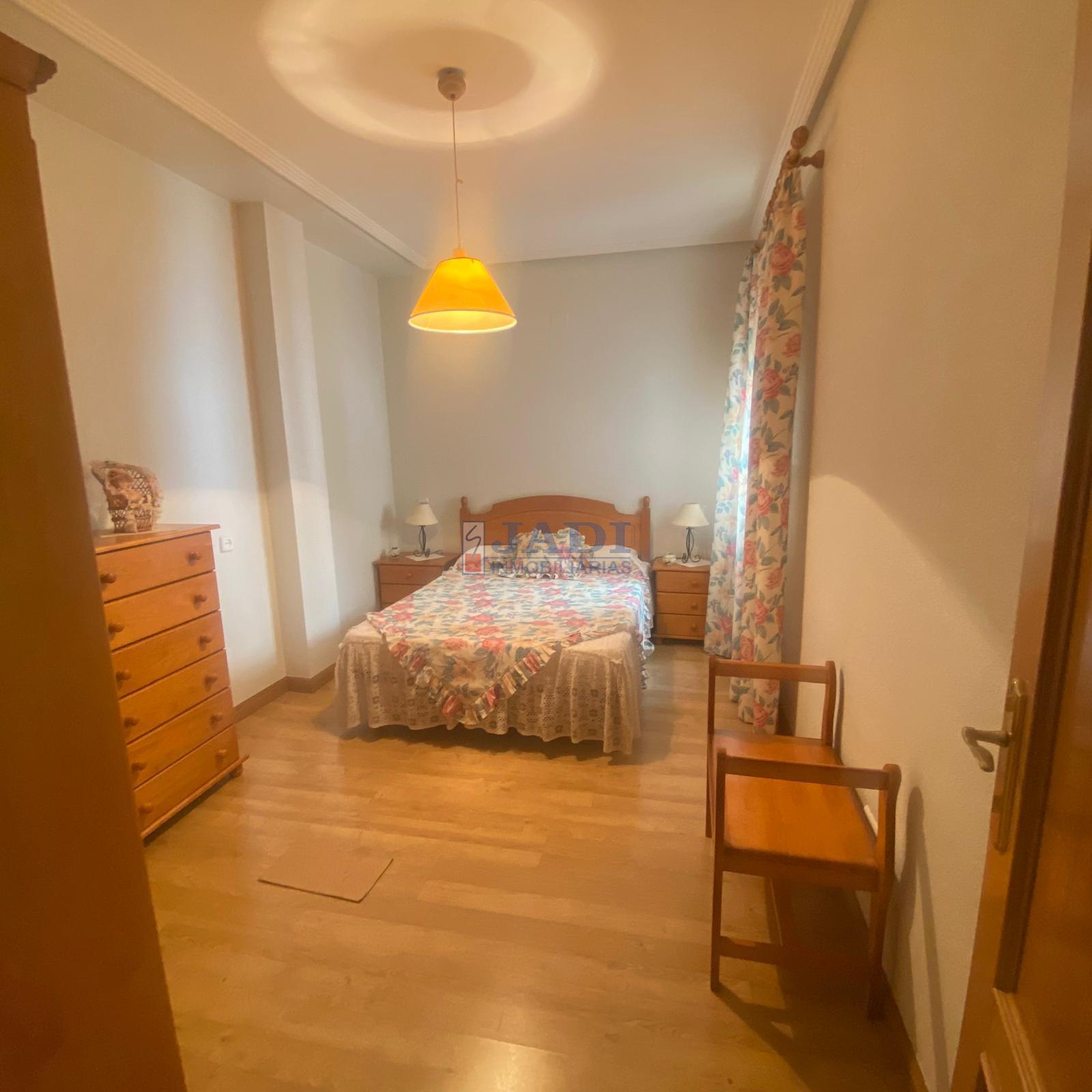 For sale of flat in Valdepeñas