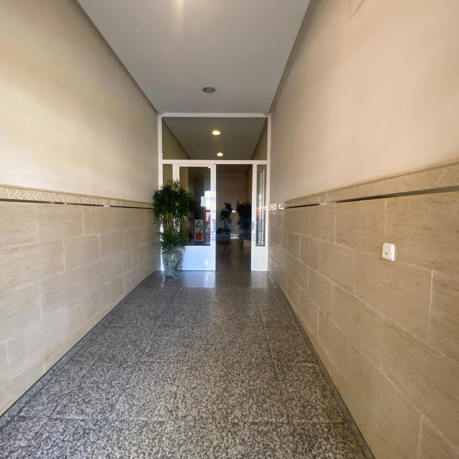 For sale of flat in Valdepeñas