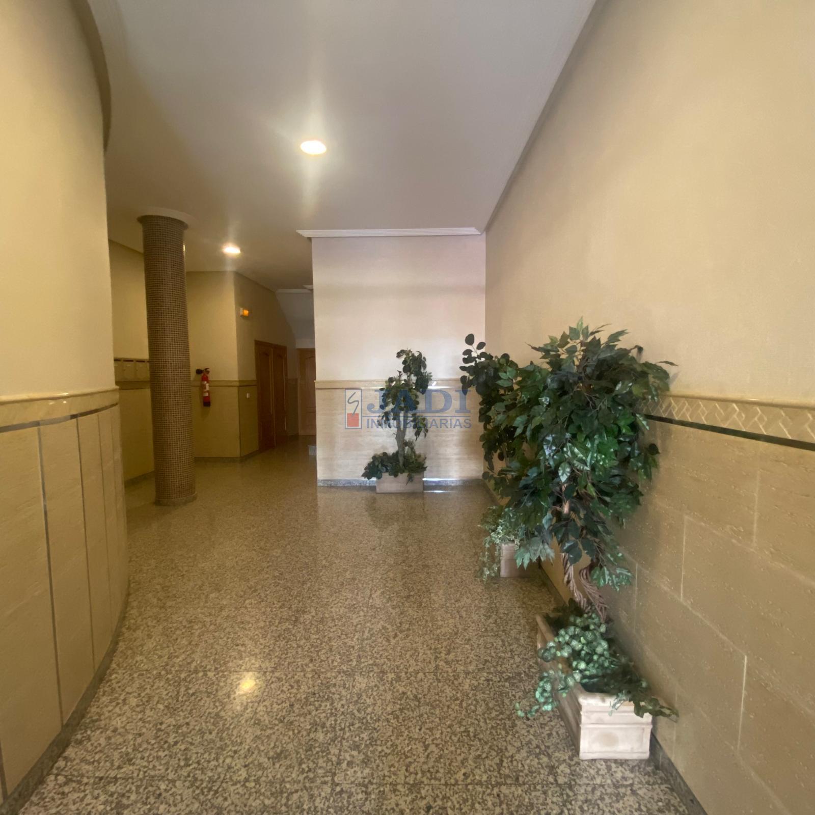 For sale of flat in Valdepeñas
