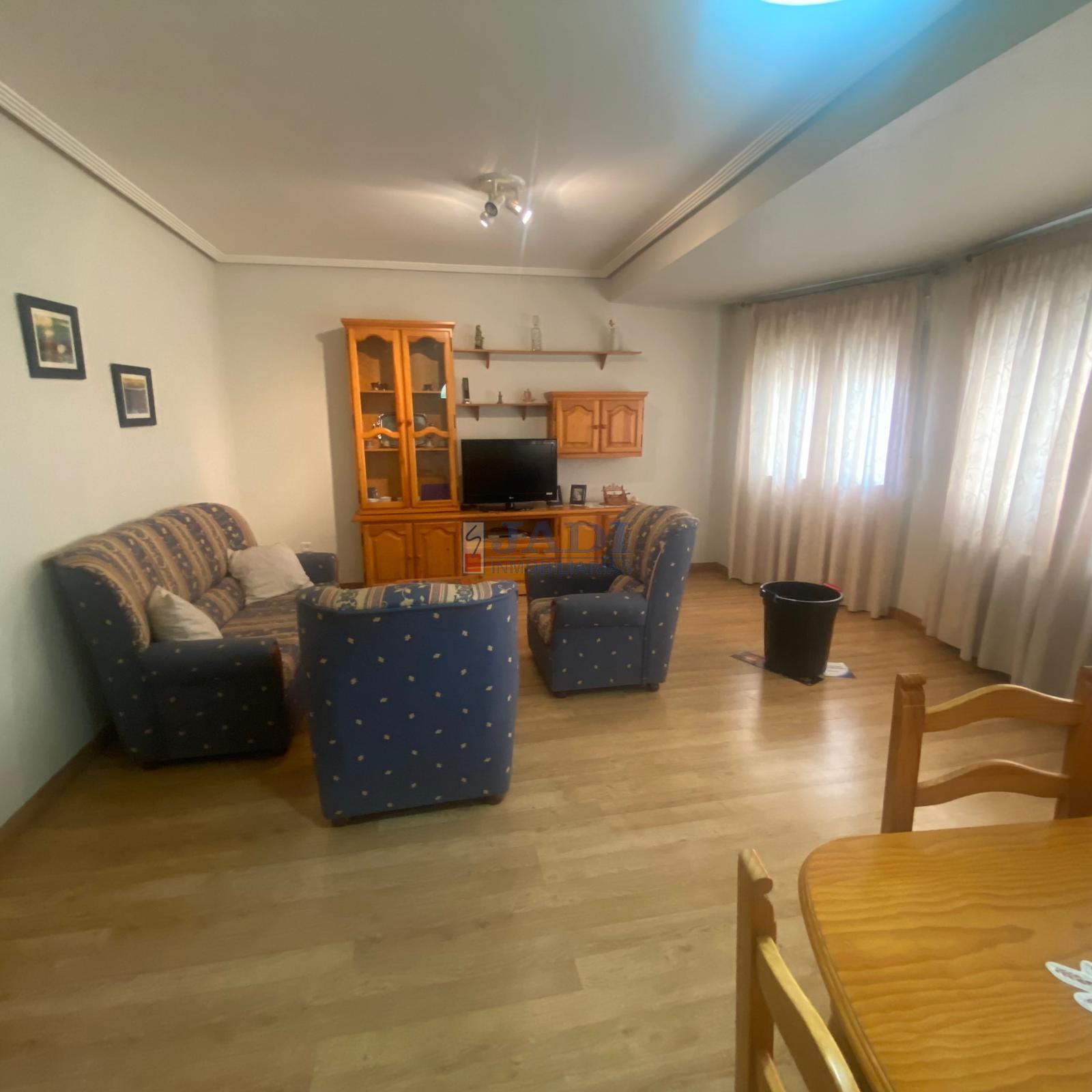 For sale of flat in Valdepeñas