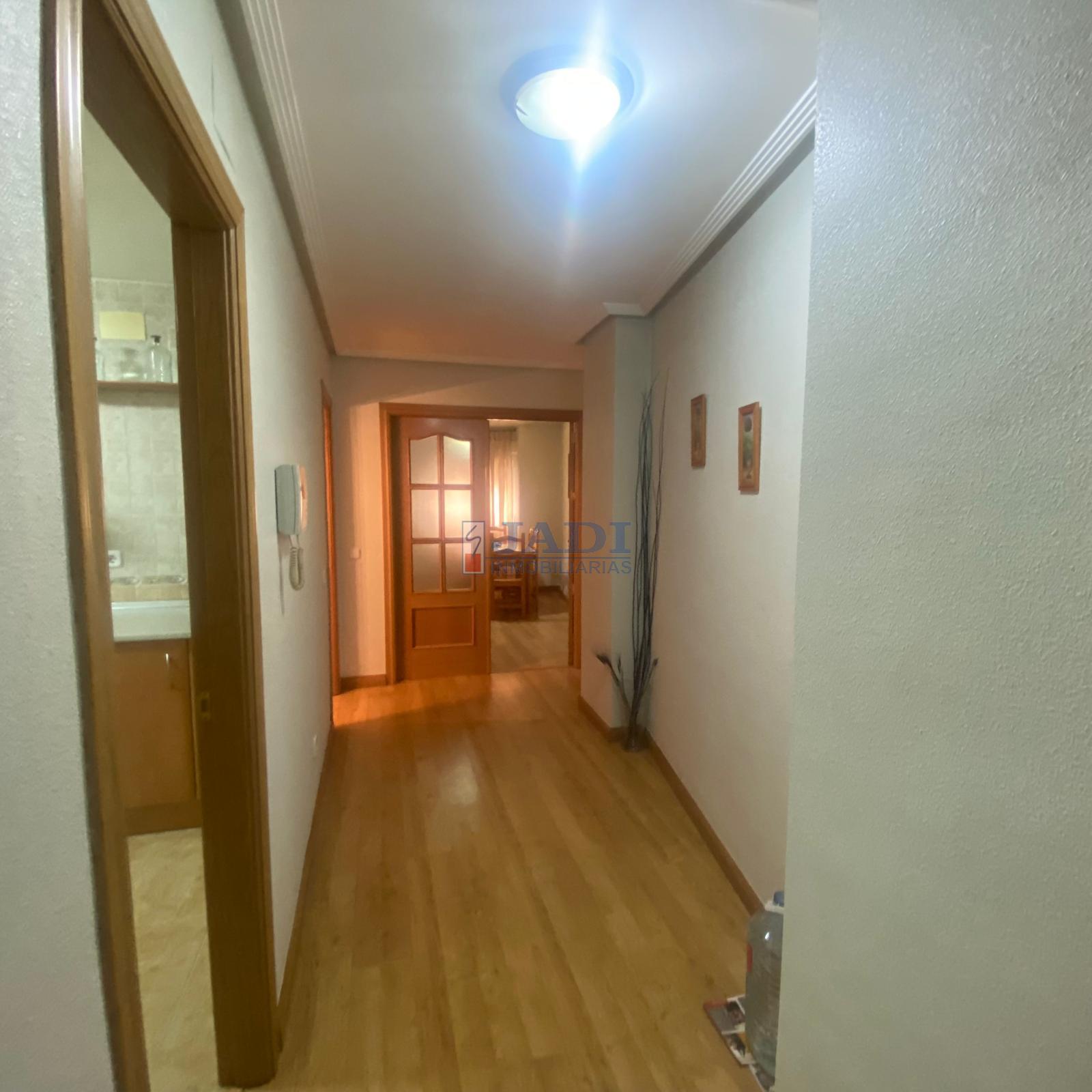 For sale of flat in Valdepeñas