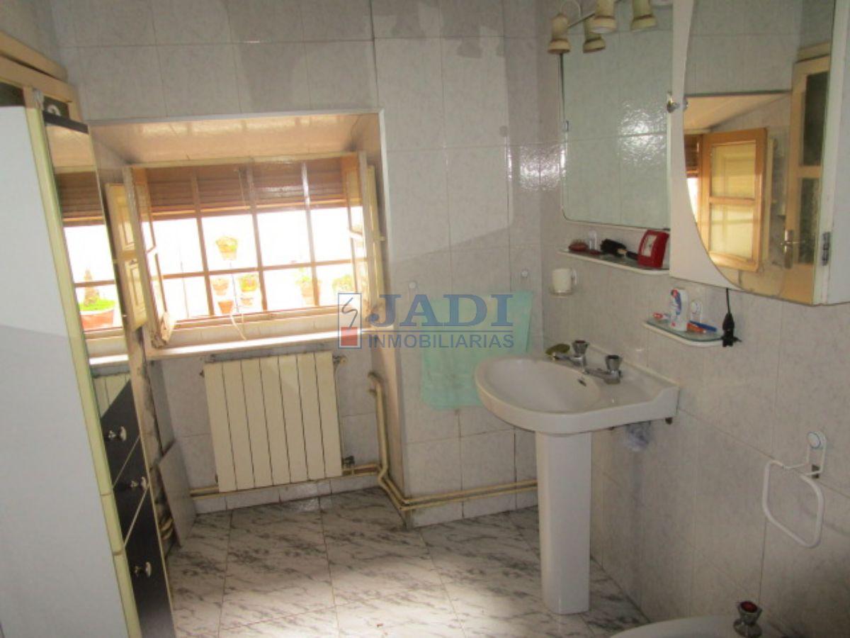 For sale of house in Valdepeñas