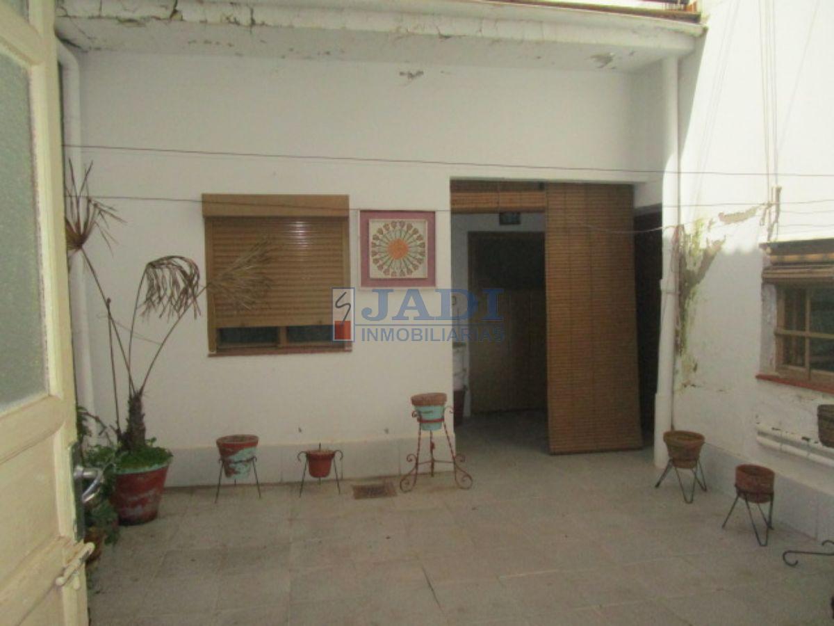 For sale of house in Valdepeñas