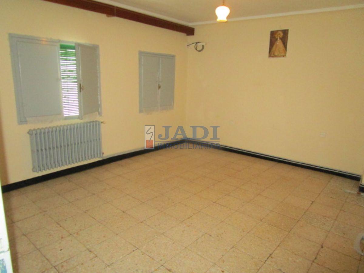 For sale of house in Valdepeñas