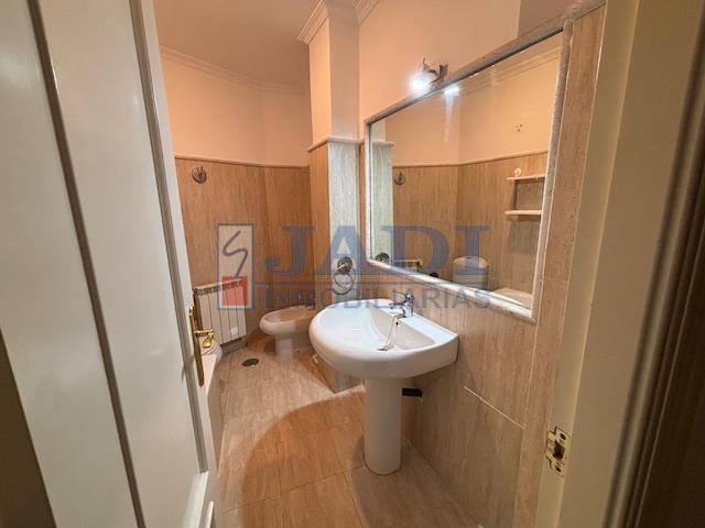 For sale of apartment in Valdepeñas