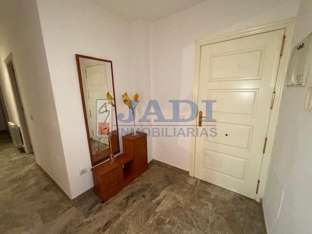 For sale of apartment in Valdepeñas