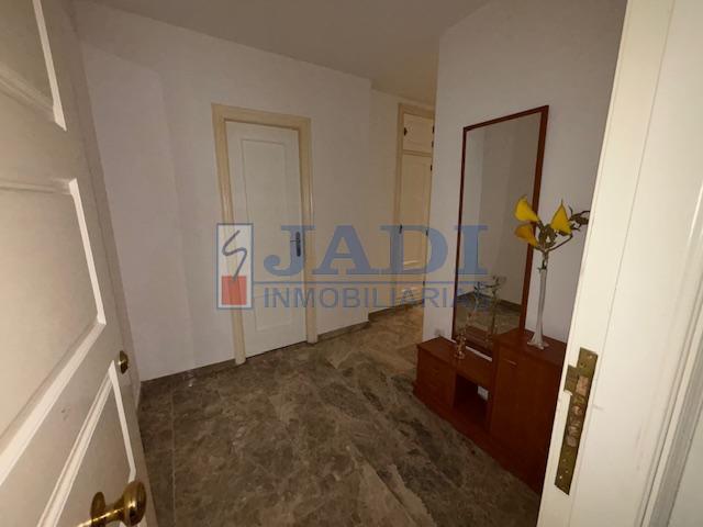 For sale of apartment in Valdepeñas