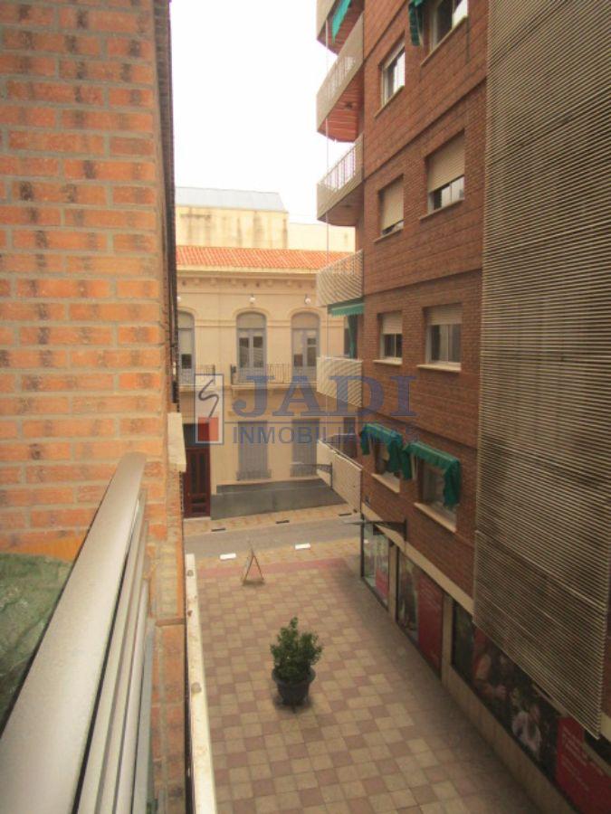 For sale of flat in Valdepeñas