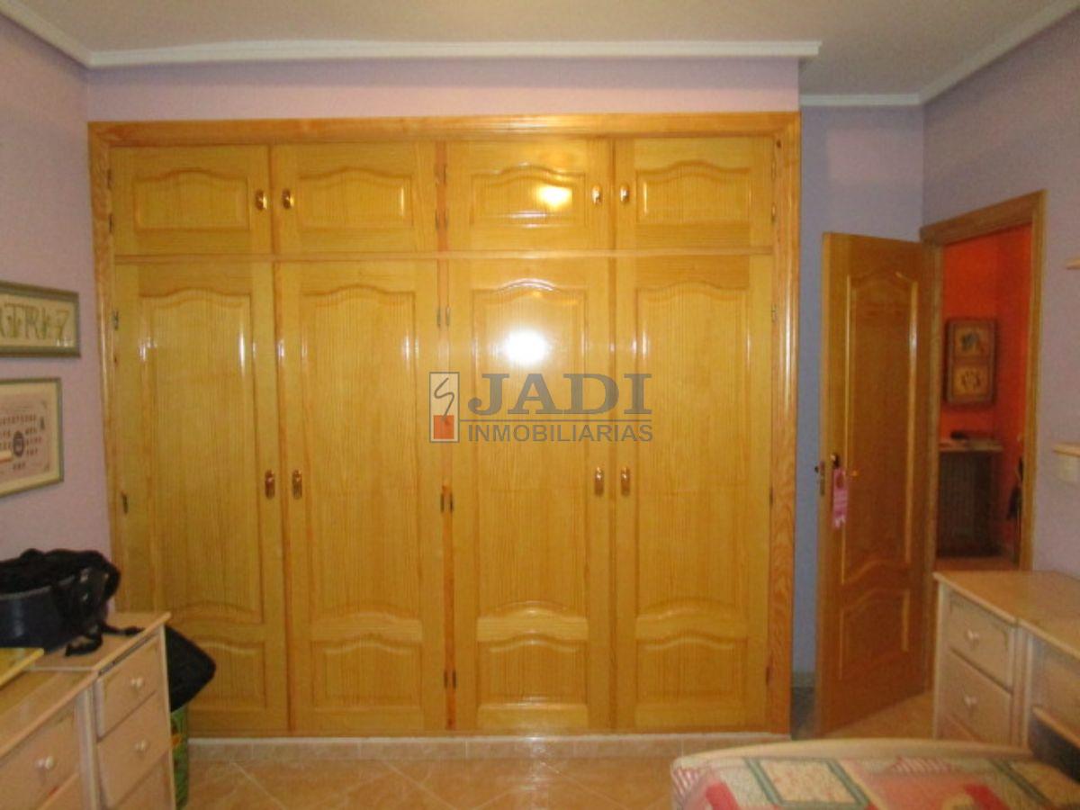 For sale of flat in Valdepeñas