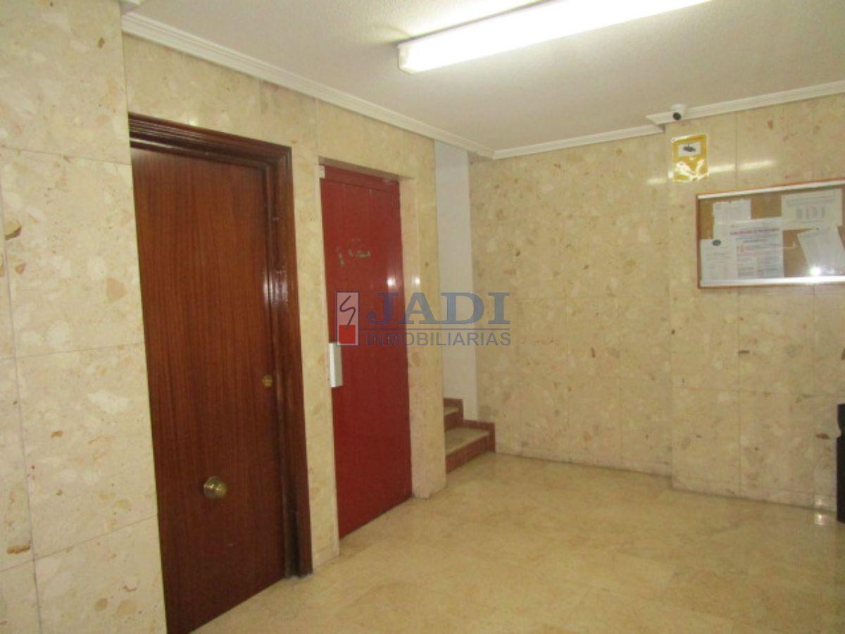 For sale of flat in Valdepeñas