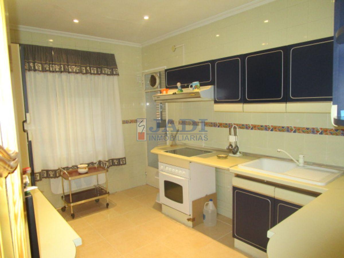 For sale of flat in Valdepeñas