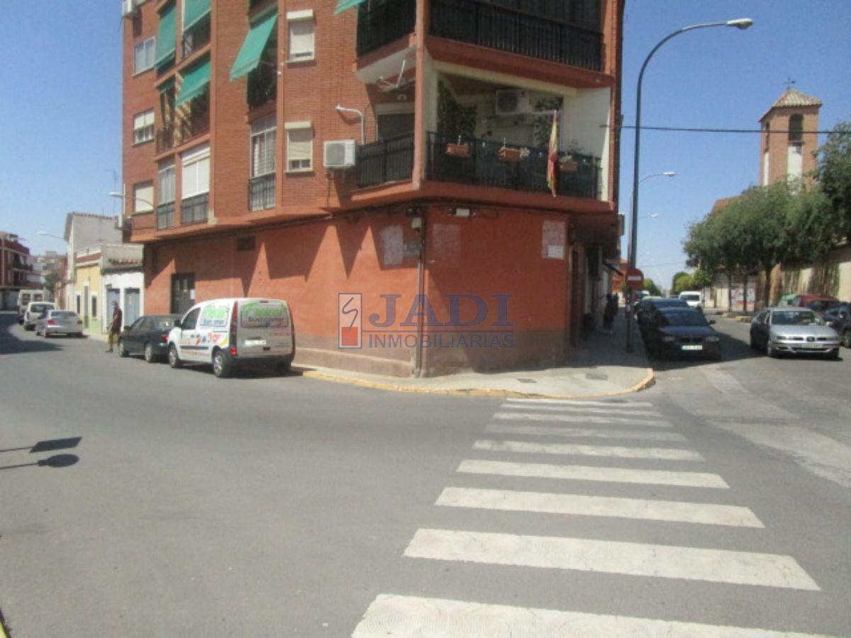 Venta de local comercial en Valdepeñas