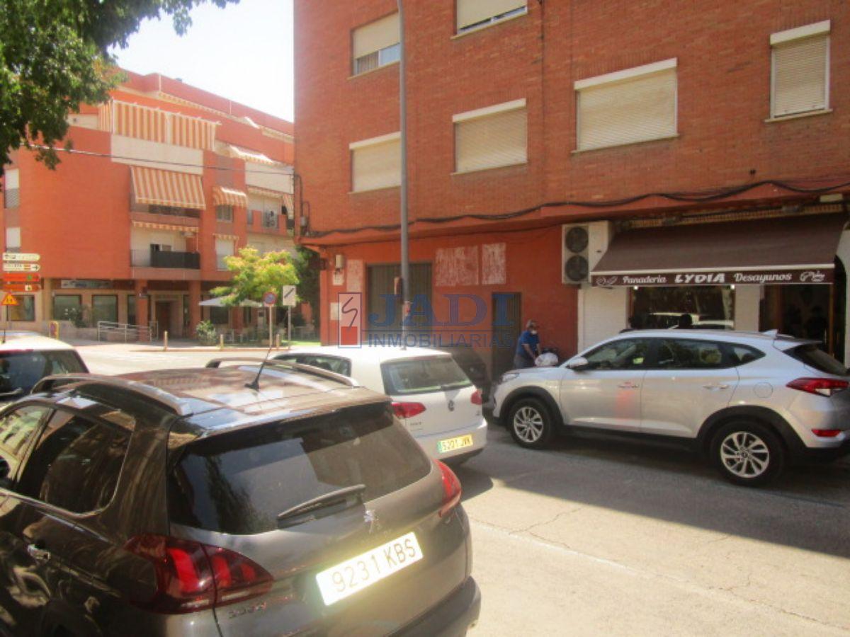 Venta de local comercial en Valdepeñas