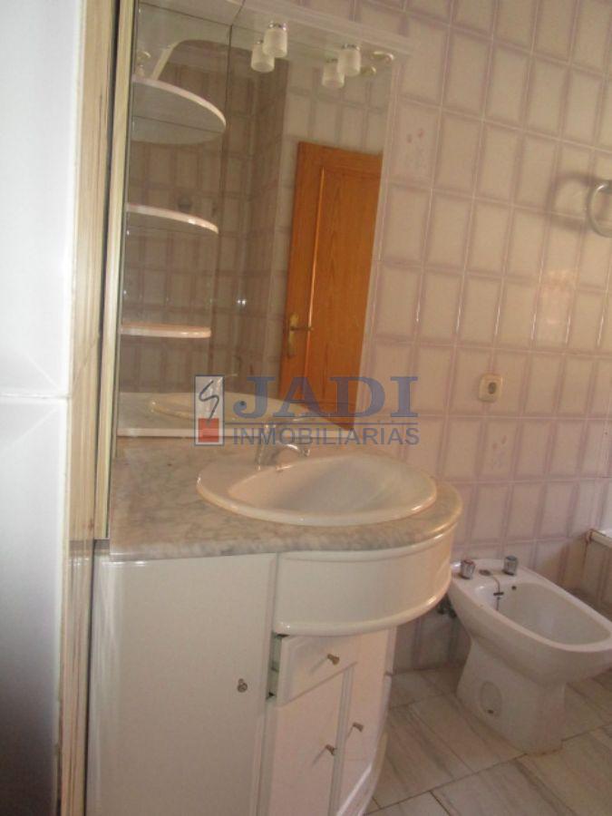 For sale of house in Valdepeñas