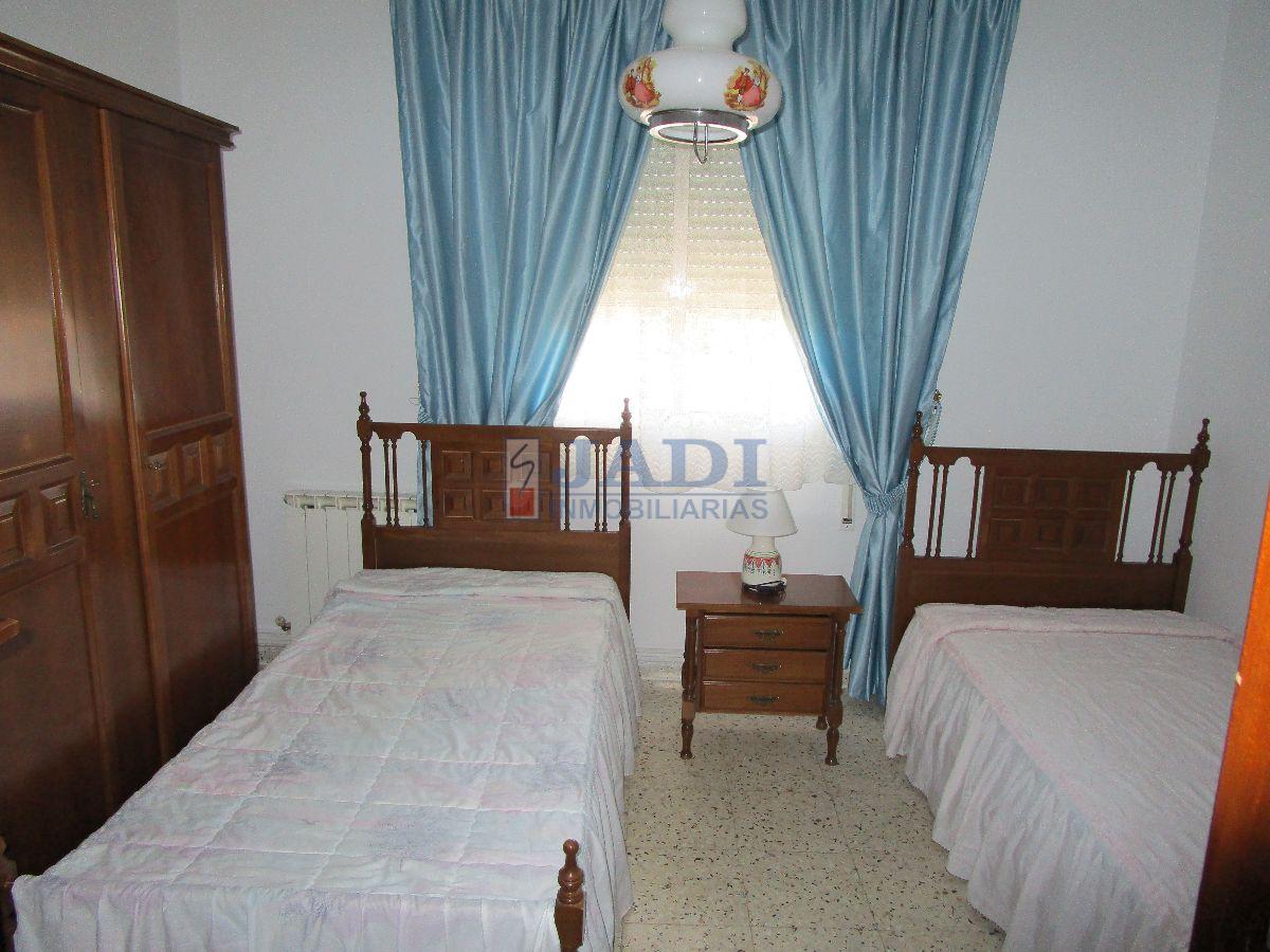 For sale of flat in Almuradiel