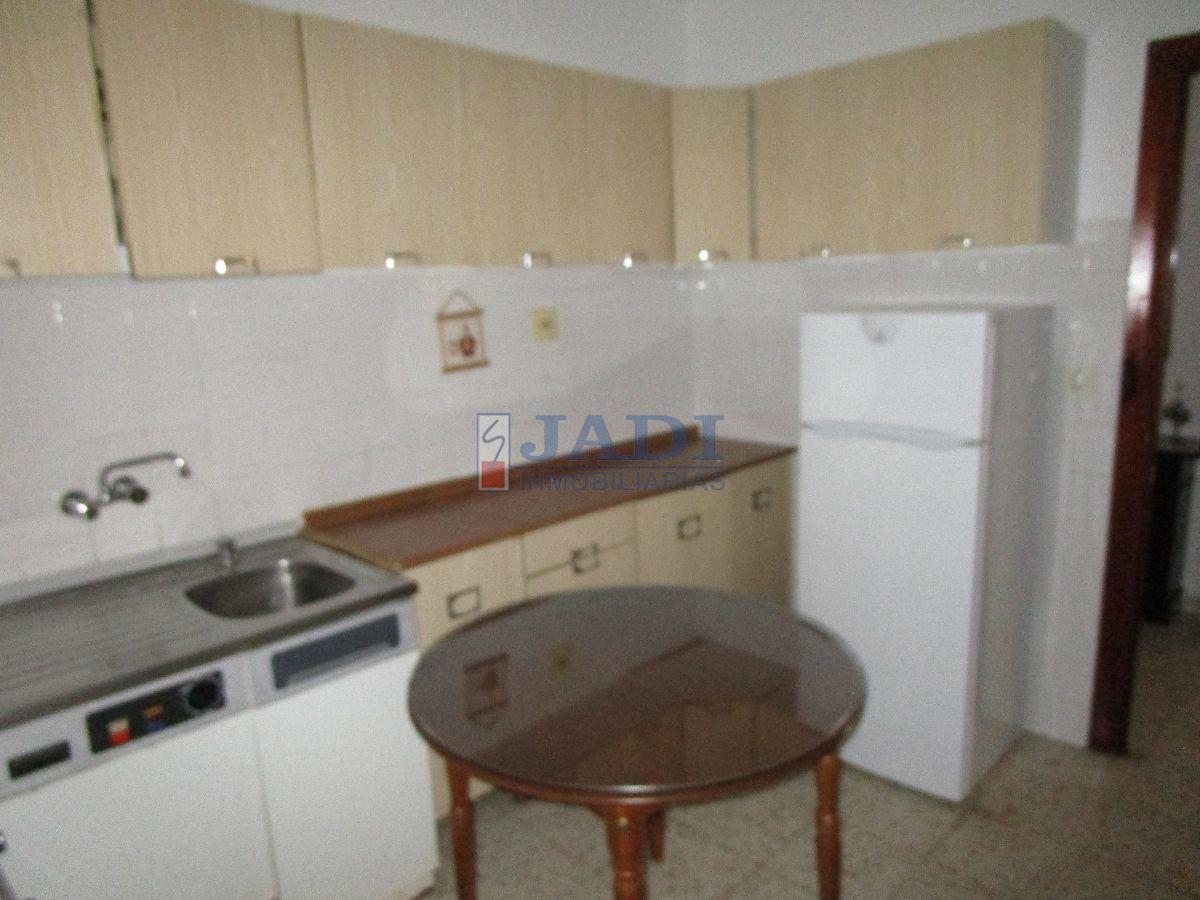 For sale of flat in Almuradiel