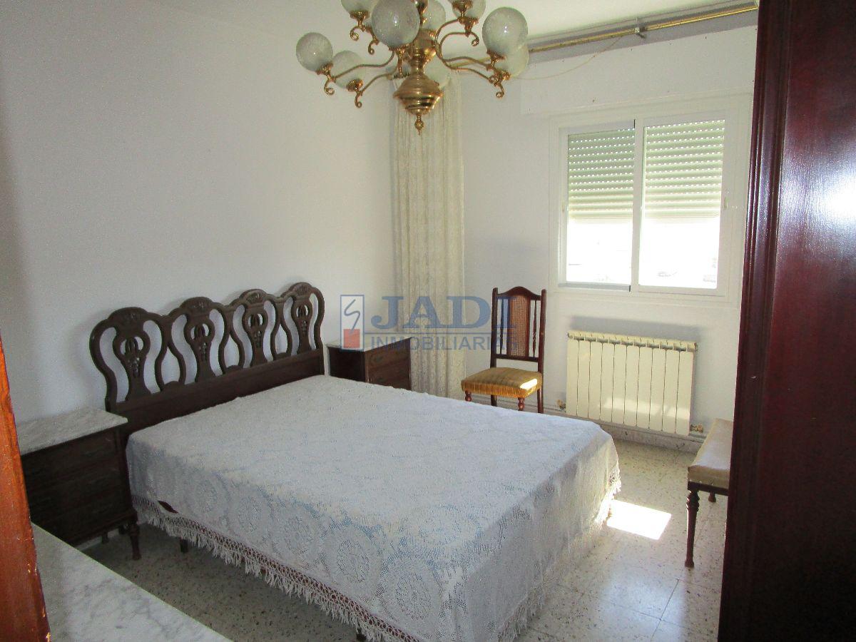 For sale of flat in Almuradiel