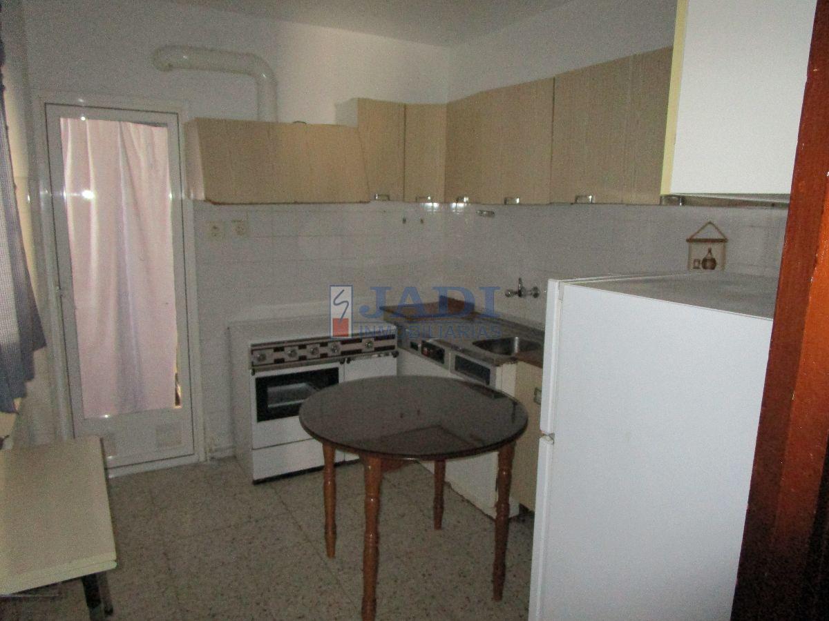For sale of flat in Almuradiel