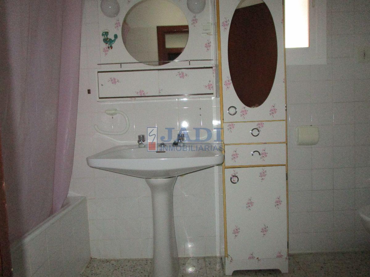 For sale of flat in Almuradiel