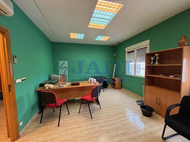 Venta de nave en Valdepeñas