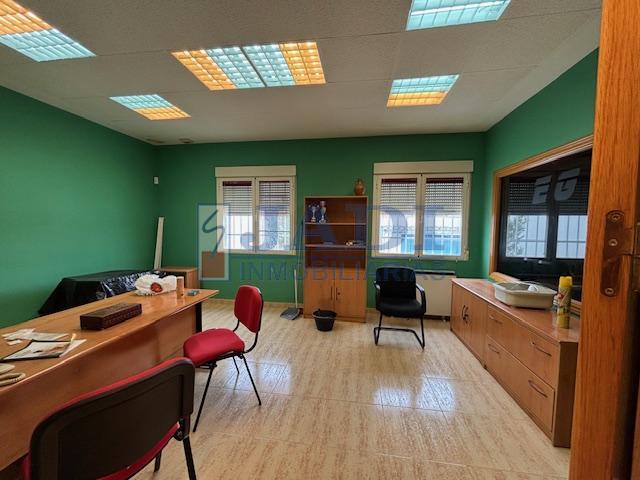 Venta de nave en Valdepeñas