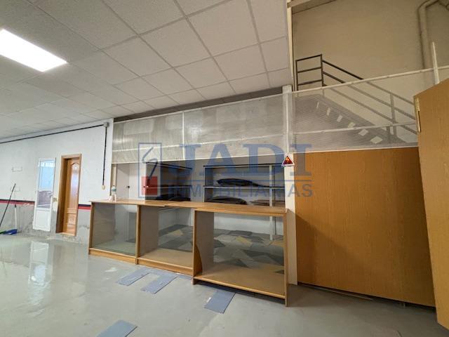 Venta de nave en Valdepeñas