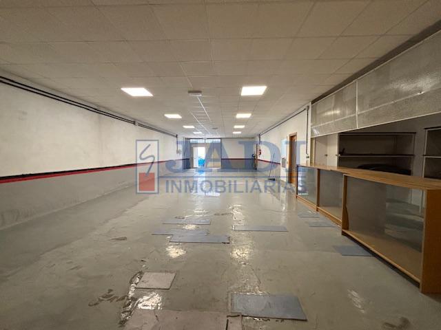 Venta de nave en Valdepeñas