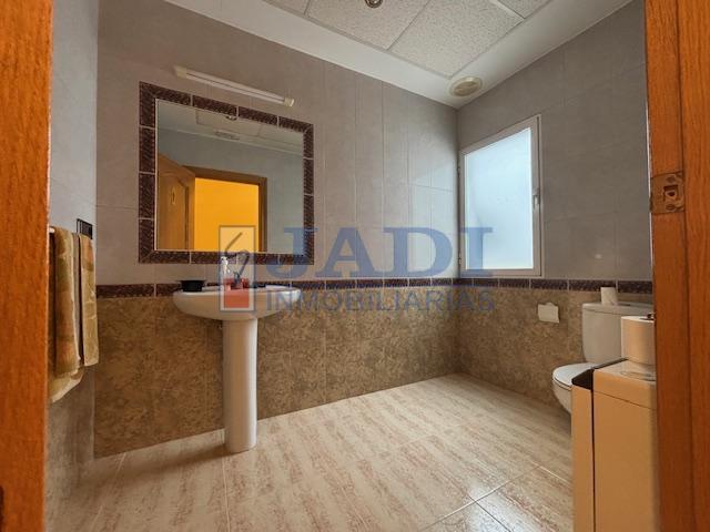 Venta de nave en Valdepeñas