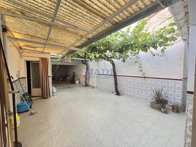 Venta de casa en Valdepeñas