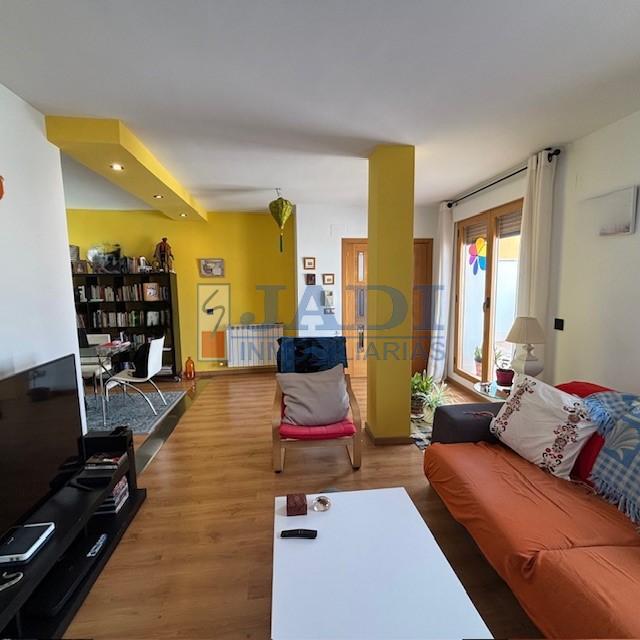 For sale of penthouse in Valdepeñas