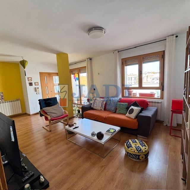 For sale of penthouse in Valdepeñas