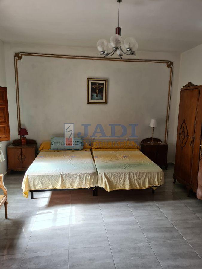 For sale of house in Valdepeñas